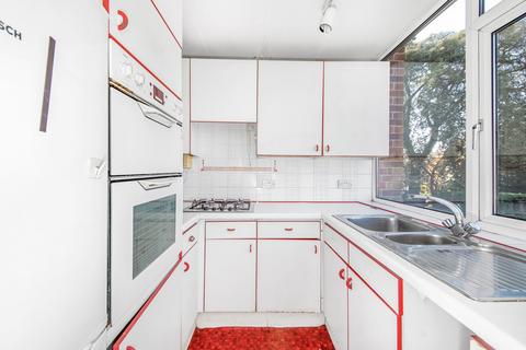 17 Tristan Square, London, SE3 9UB