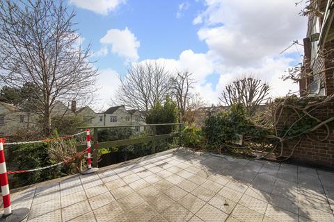17 Tristan Square, London, SE3 9UB