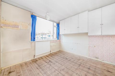 17 Tristan Square, London, SE3 9UB