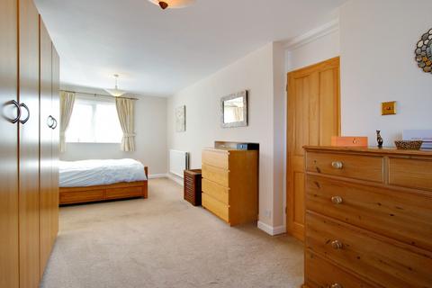 86 Avonmead, Greenmeadow, Swindon, SN25 3PL
