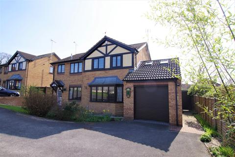 7 Sandpiper Drive, Uttoxeter, ST14 8TA