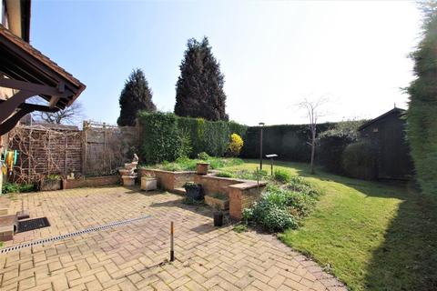 7 Sandpiper Drive, Uttoxeter, ST14 8TA