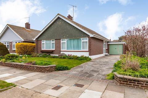 3 bedroom detached bungalow for sale - Broadclyst Gardens, Thorpe Bay