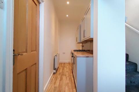 1 bedroom terraced house to rent, Jester Place, Queensbury