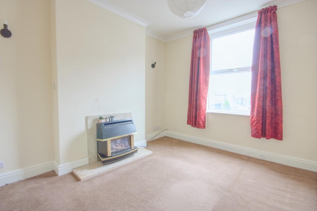Park Road, Barnoldswick 2 bed end of terrace house £120,000