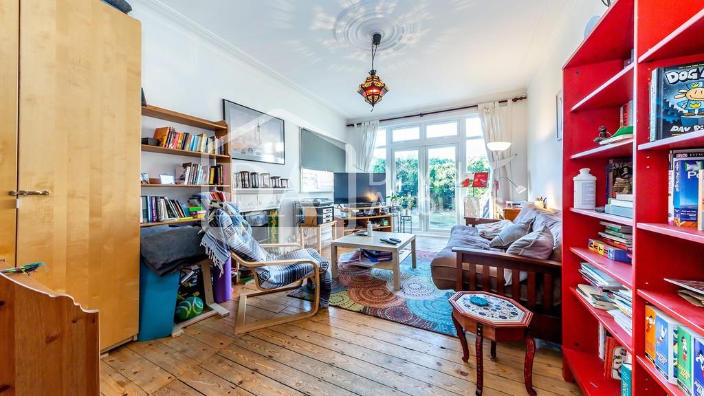 Tetherdown, Muswell Hill, London 4 bed terraced house £3,700 pcm (£