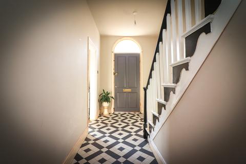 27 Albert Road, Tamworth, B79 7JS