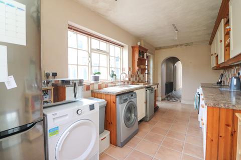 27 Albert Road, Tamworth, B79 7JS