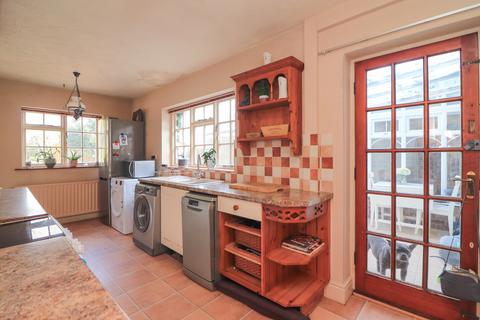 27 Albert Road, Tamworth, B79 7JS