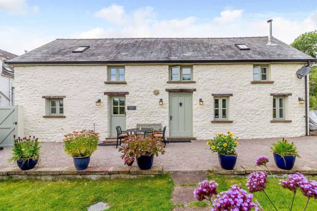 Ty Draw, Little Mill, Pontypool 4 bed detached house £500,000