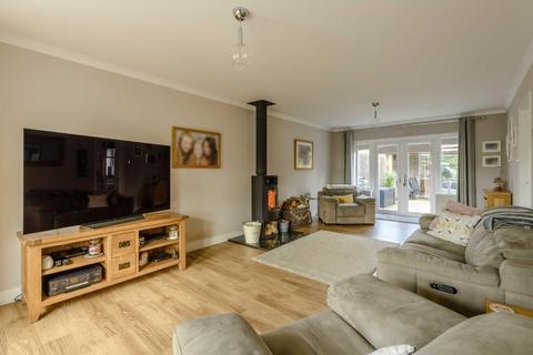 2 Bishop Close, Caerwent, Caldicot, NP26 4QS