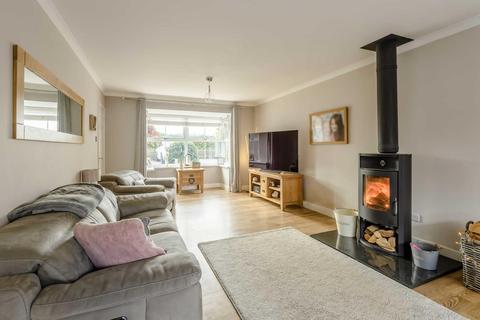 2 Bishop Close, Caerwent, Caldicot, NP26 4QS