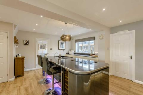 2 Bishop Close, Caerwent, Caldicot, NP26 4QS