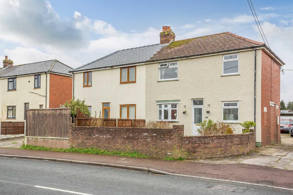 Newport Road, Caldicot 3 bed semidetached house £250,000