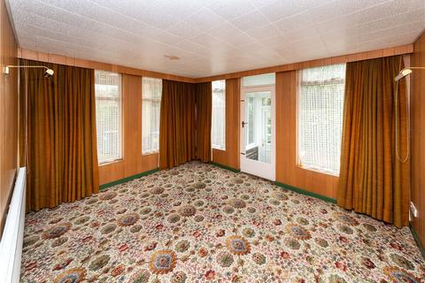 10 Yew Tree Crescent, Bradford, BD8 0AG