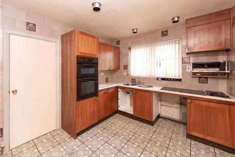 10 Yew Tree Crescent, Bradford, BD8 0AG