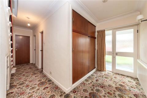 10 Yew Tree Crescent, Bradford, BD8 0AG