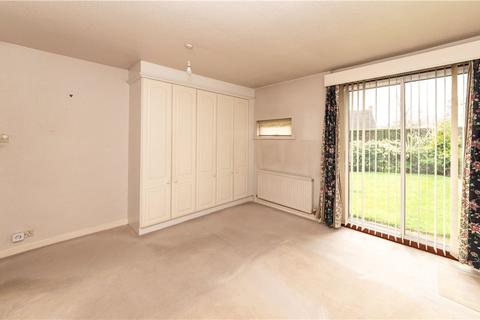 10 Yew Tree Crescent, Bradford, BD8 0AG