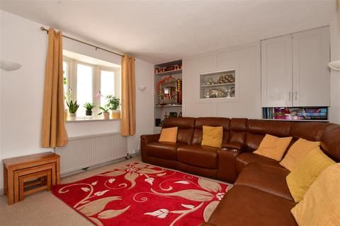 19 Ryebrook Road, Leatherhead, KT22 7QG