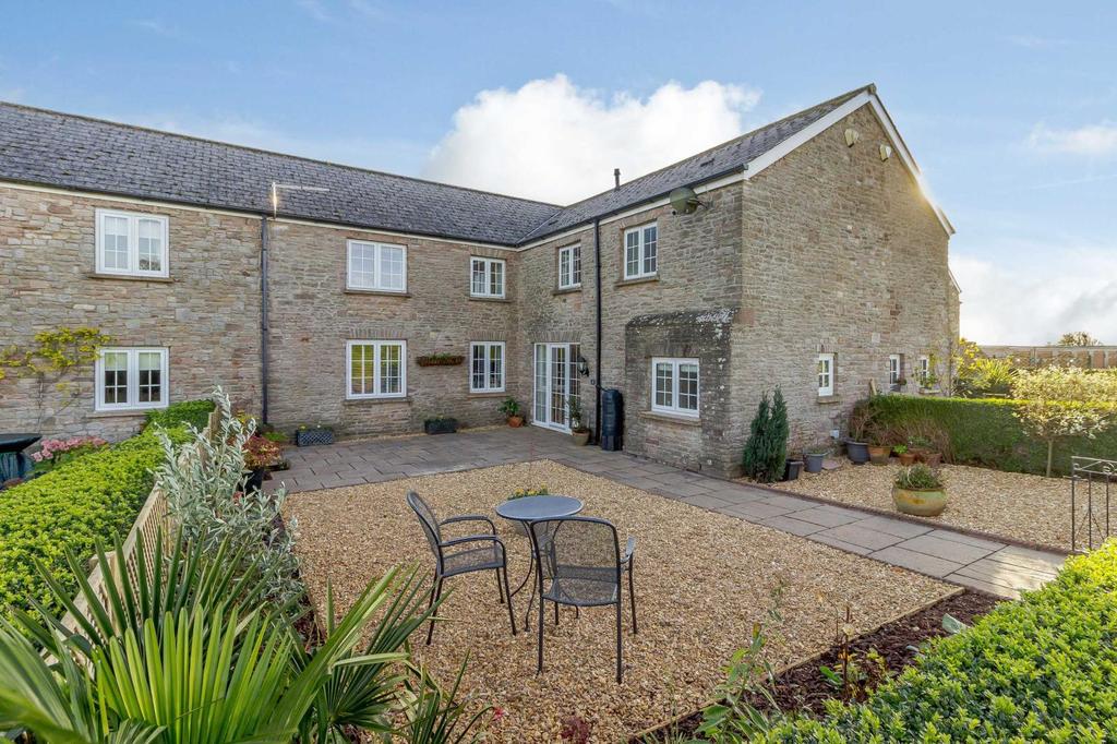 Home Farm Court, Shirenewton, Near Chepstow 3 bed terraced house for