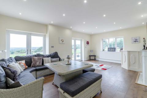 5 bedroom detached house for sale, Pencoed Lane, Llanmartin. Newport