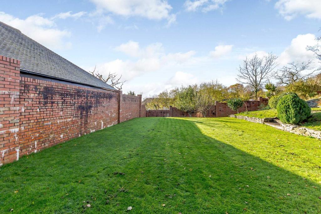 Catsash Road, Newport 4 bed detached house £850,000