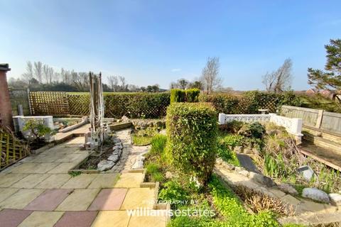 37 Alexandra Drive, Prestatyn, LL19 8BW