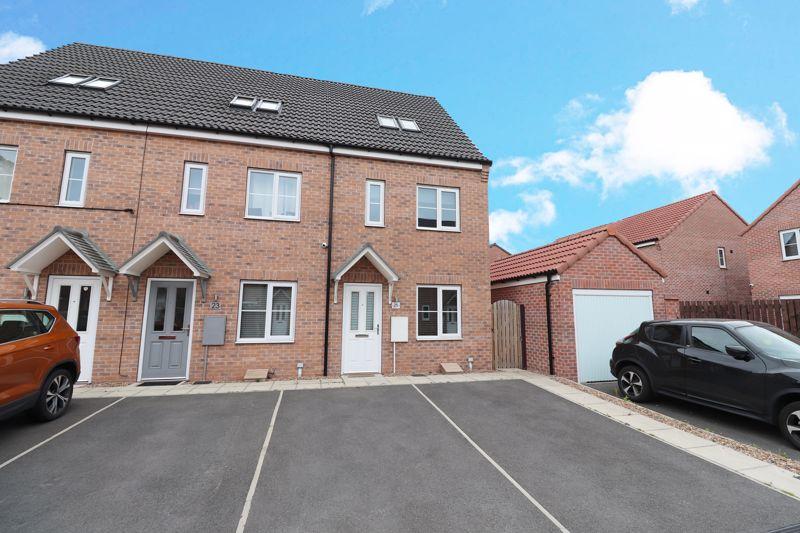 Woodside Drive, Scunthorpe 3 bed semidetached house £155,000