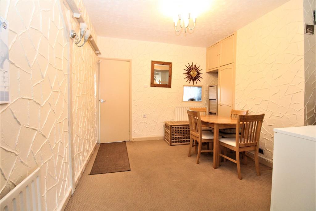 Baker Road, Giltbrook, Nottingham, NG16 2 bed semidetached house £