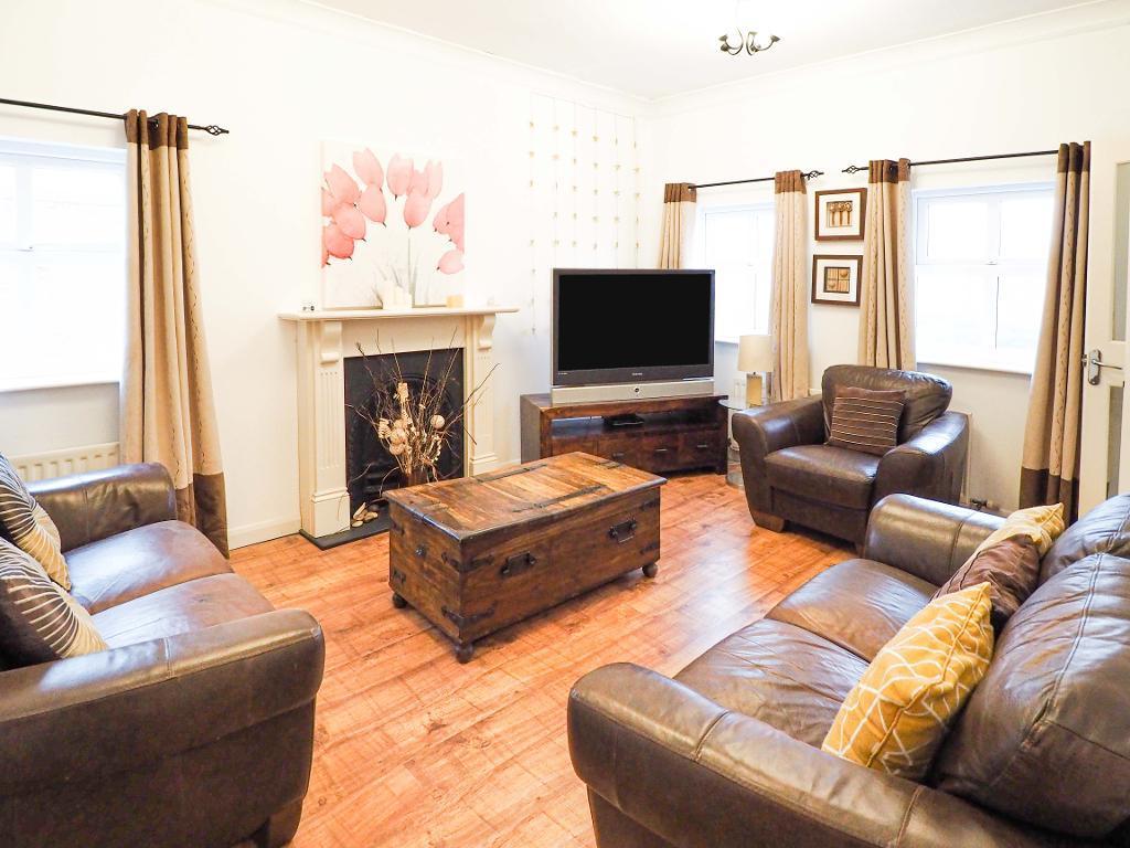 South Bridge Road, Victoria Dock, Hull, HU9 1TL 3 bed apartment £135,000