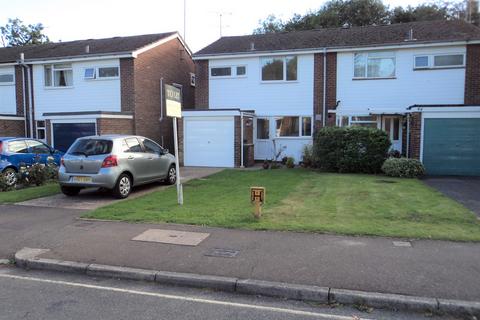 3 bedroom semi-detached house to rent, Barnmead, Haywards Heath, RH16 1UZ