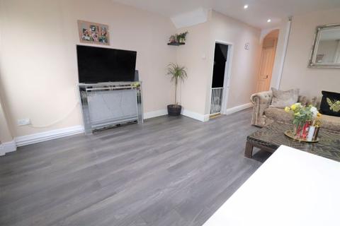 24 Kingsway, Bebington, Wirral, CH63 5NS