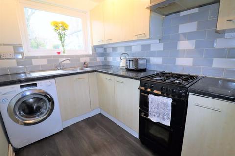 24 Kingsway, Bebington, Wirral, CH63 5NS