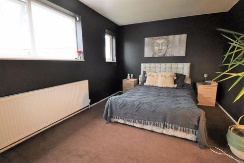 24 Kingsway, Bebington, Wirral, CH63 5NS