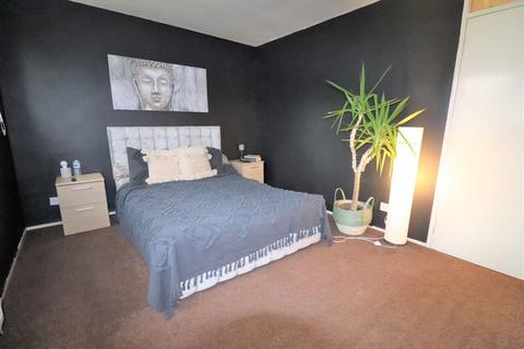 24 Kingsway, Bebington, Wirral, CH63 5NS