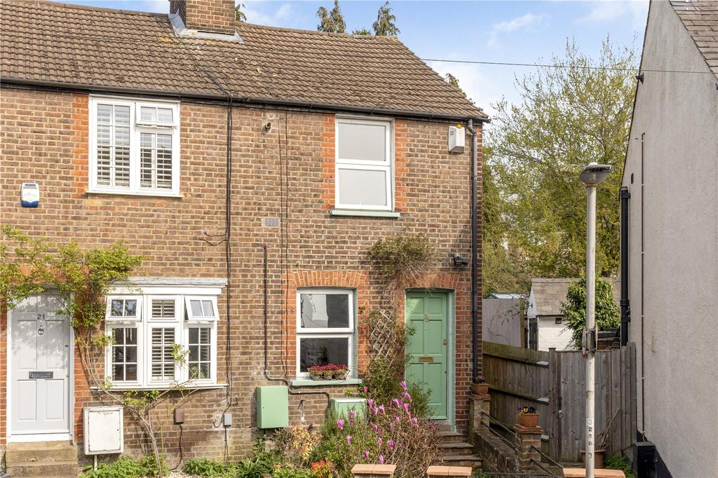 Street, Berkhamsted, Hertfordshire, HP4 2 bed end of terrace