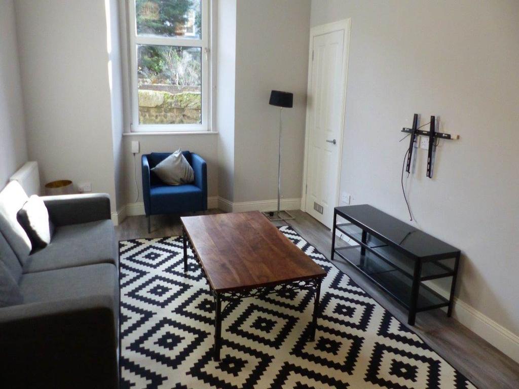 Elgin Terrace, Hillside, Edinburgh 1 bed flat £850 pcm (£196 pw)
