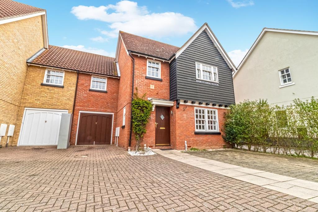 Old Ferry Road, Wivenhoe, Colchester... 3 bed semidetached house £