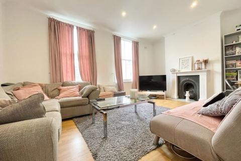 4 bedroom property to rent - Warneford Street, London