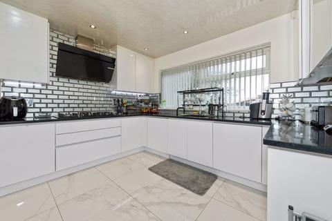 19 Foxbury Close, Luton, LU2 7BQ