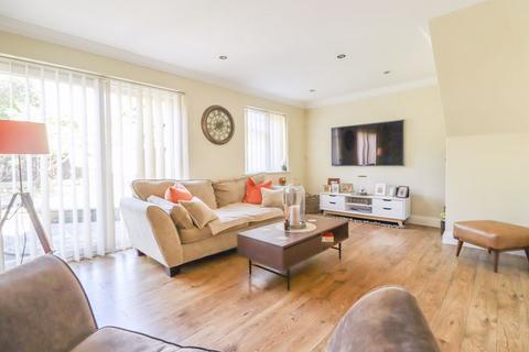 4 bedroom detached house for sale, The Sorrells, Benfleet