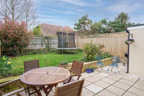 28 Cherry Tree Close, Southmoor, Abingdon, OX13 5BE