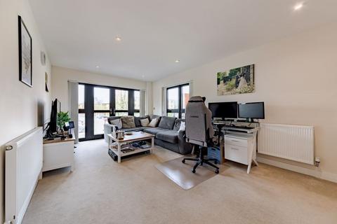 2 bedroom flat for sale, Dakota House, Bessemer Road, Welwyn Garden City