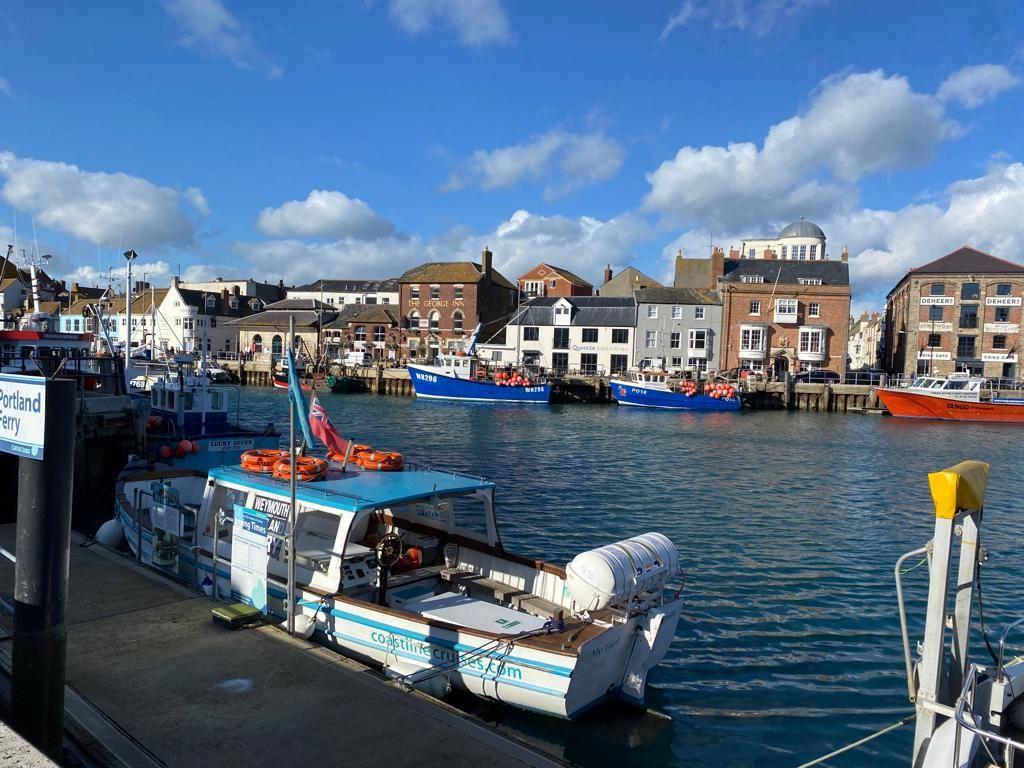 Close, Weymouth 2 bed apartment £225,000