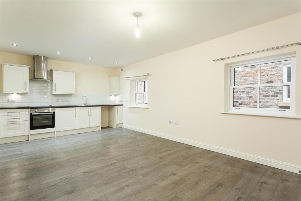 Benedict Court, Selby 2 bed duplex £650 pcm (£150 pw)