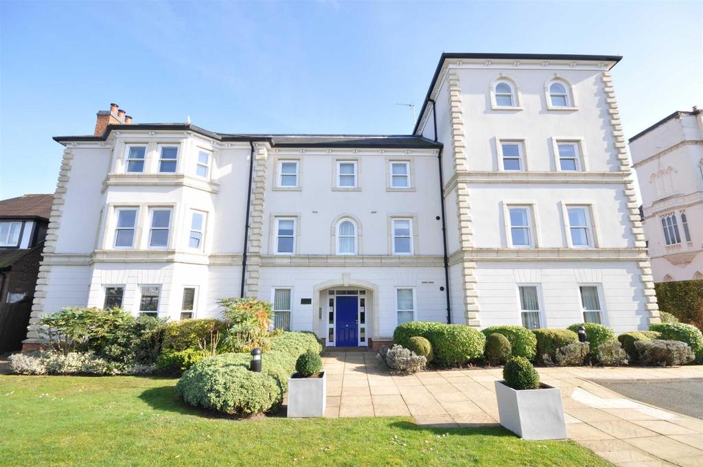 Hunters Reach, Kenilworth Road, Leamington Spa 2 bed flat to rent £