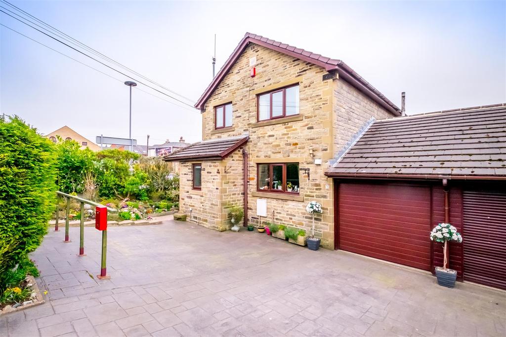 The Hudson, Wyke, Bradford 3 bed detached house £290,000