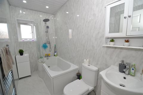 72 Bartle Lane, Bradford, BD7 4QA