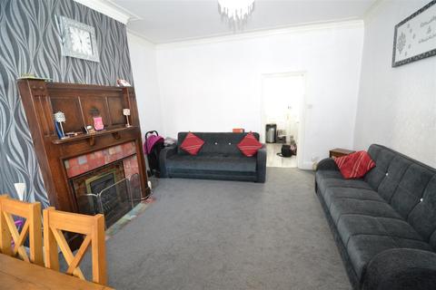 72 Bartle Lane, Bradford, BD7 4QA