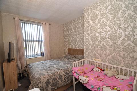 72 Bartle Lane, Bradford, BD7 4QA